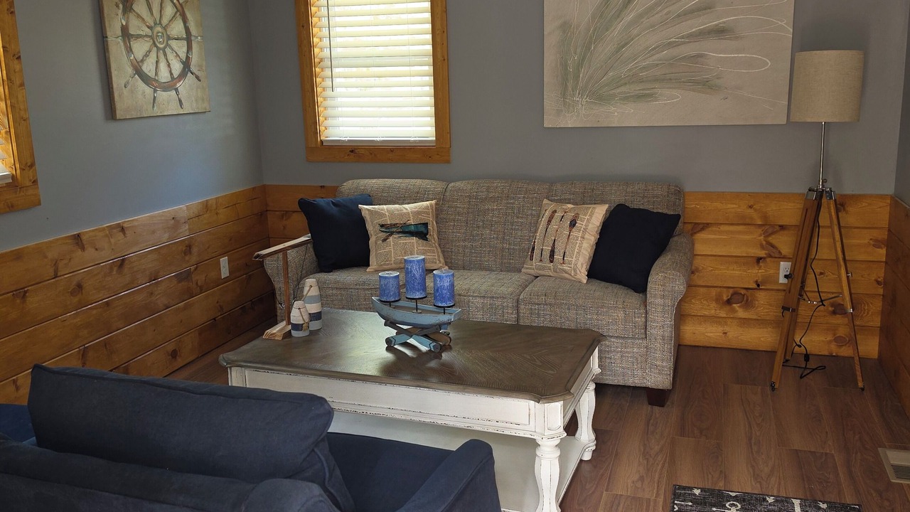 Photo of Livingroom in Higgins Lake