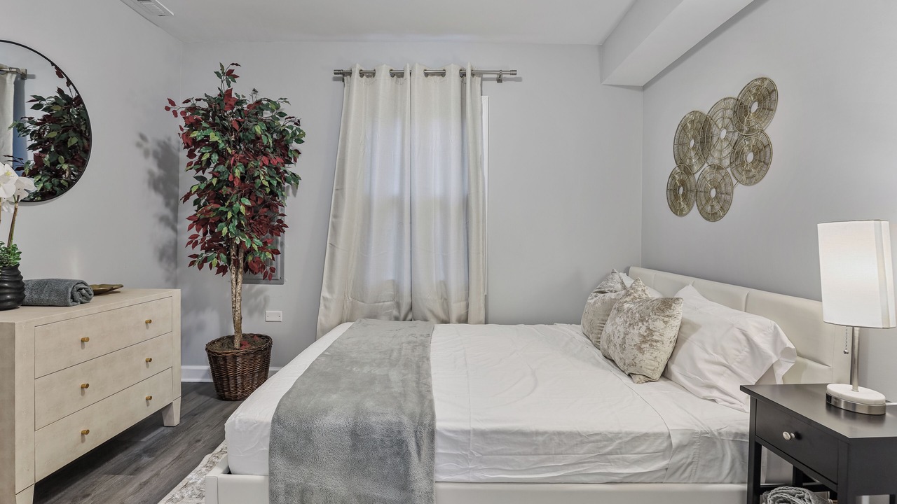 Photo of Bedroom in Bensenville