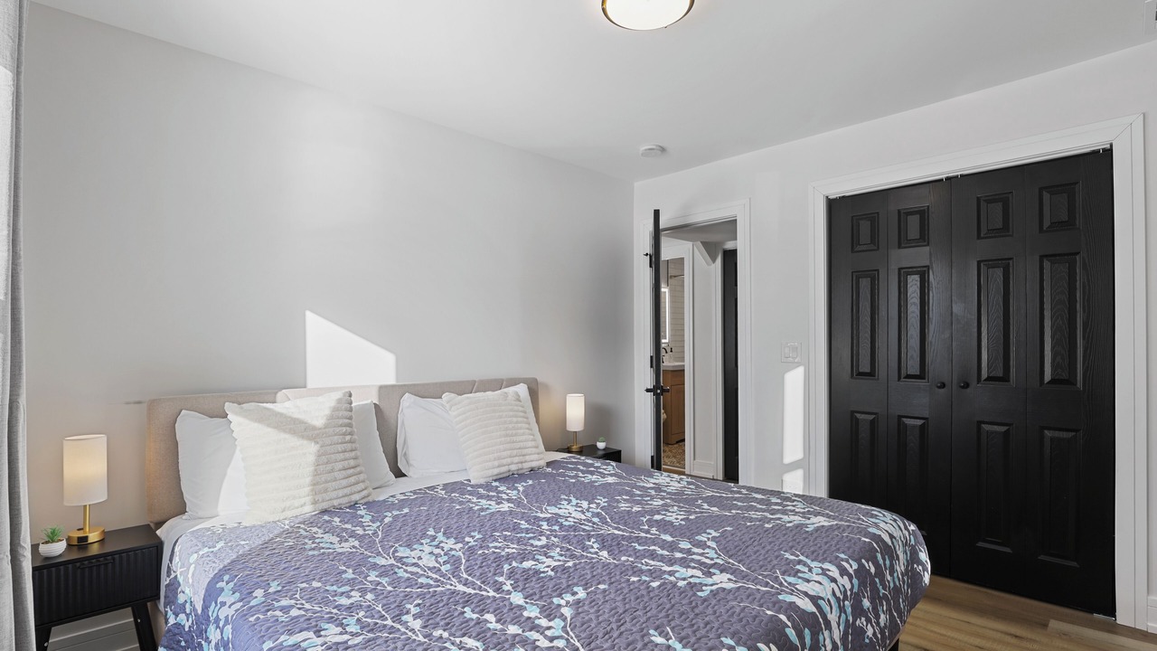 Photo of Bedroom in Oak Lawn