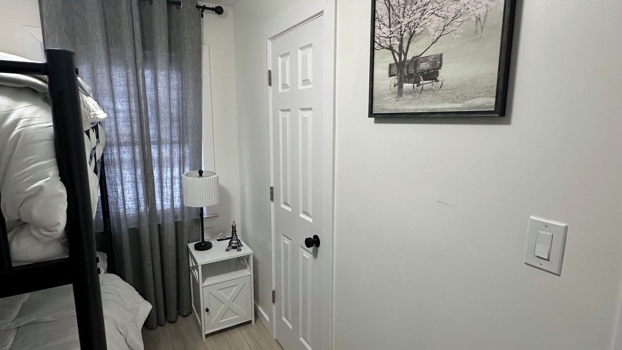Photo of Bedroom in Melvindale