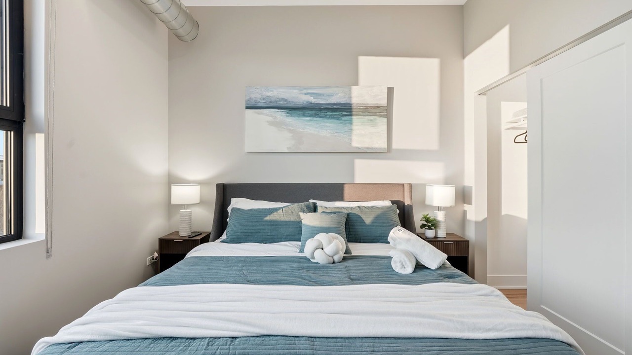 Photo of Bedroom in Edgewater Beach