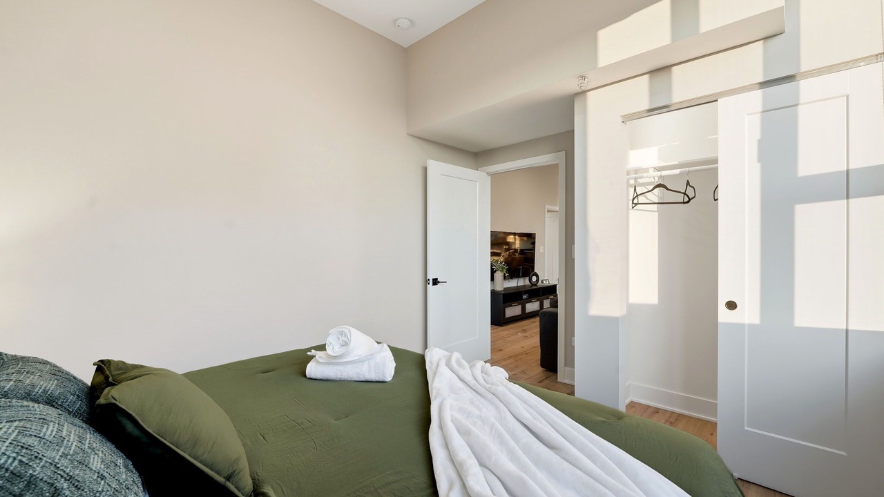Photo of Bedroom in Edgewater Beach