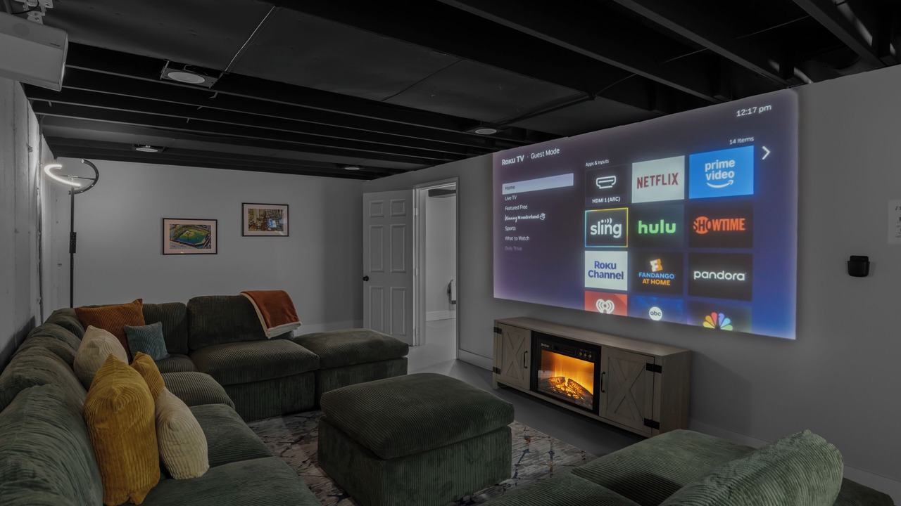 Photo of Livingroom in Airport Township