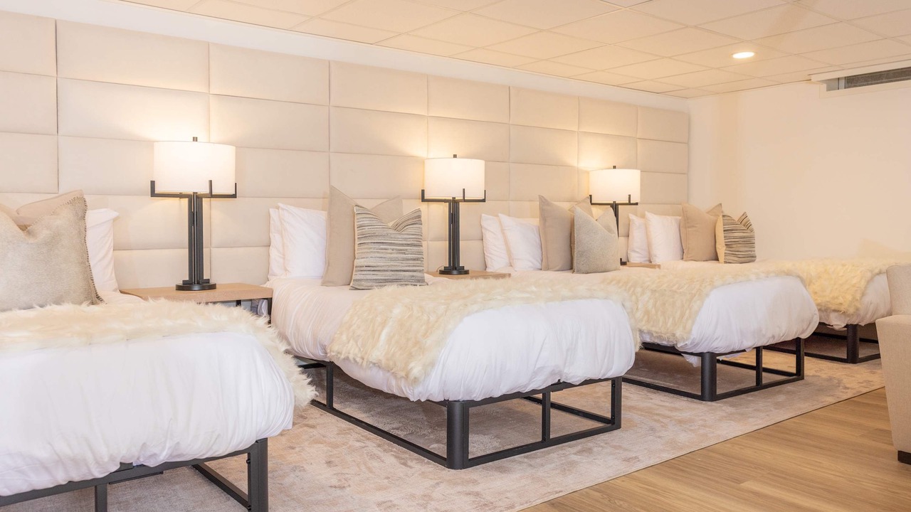Photo of Bedroom in Acme