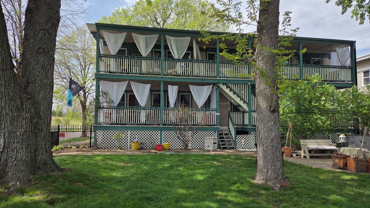 Photo of Outdoor in Merriam Park