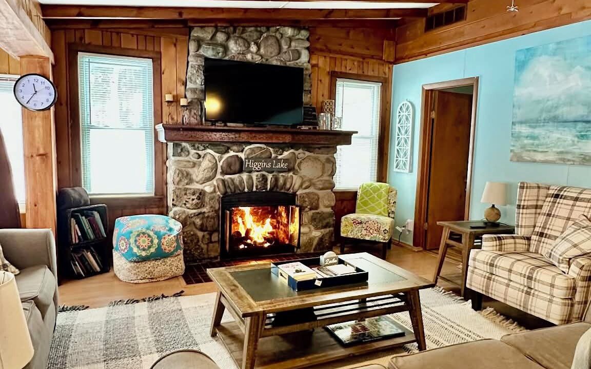 Photo of Livingroom in Higgins Lake
