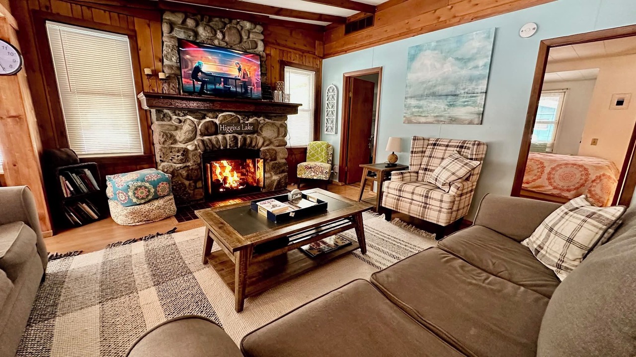 Photo of Livingroom in Higgins Lake
