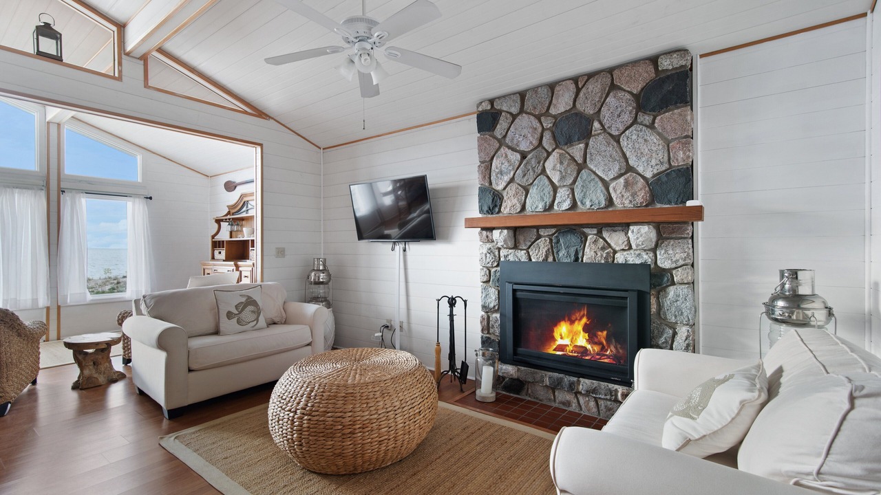 Photo of Livingroom in Carp Lake