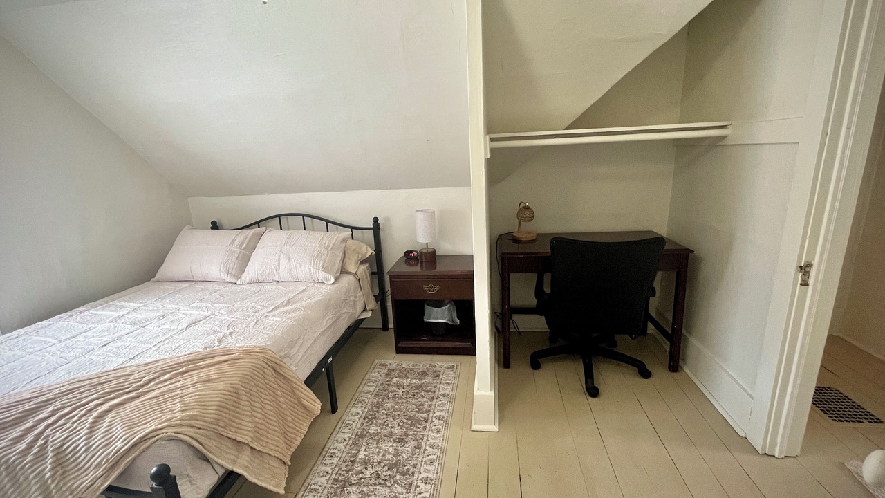 Photo of Bedroom in Ashland