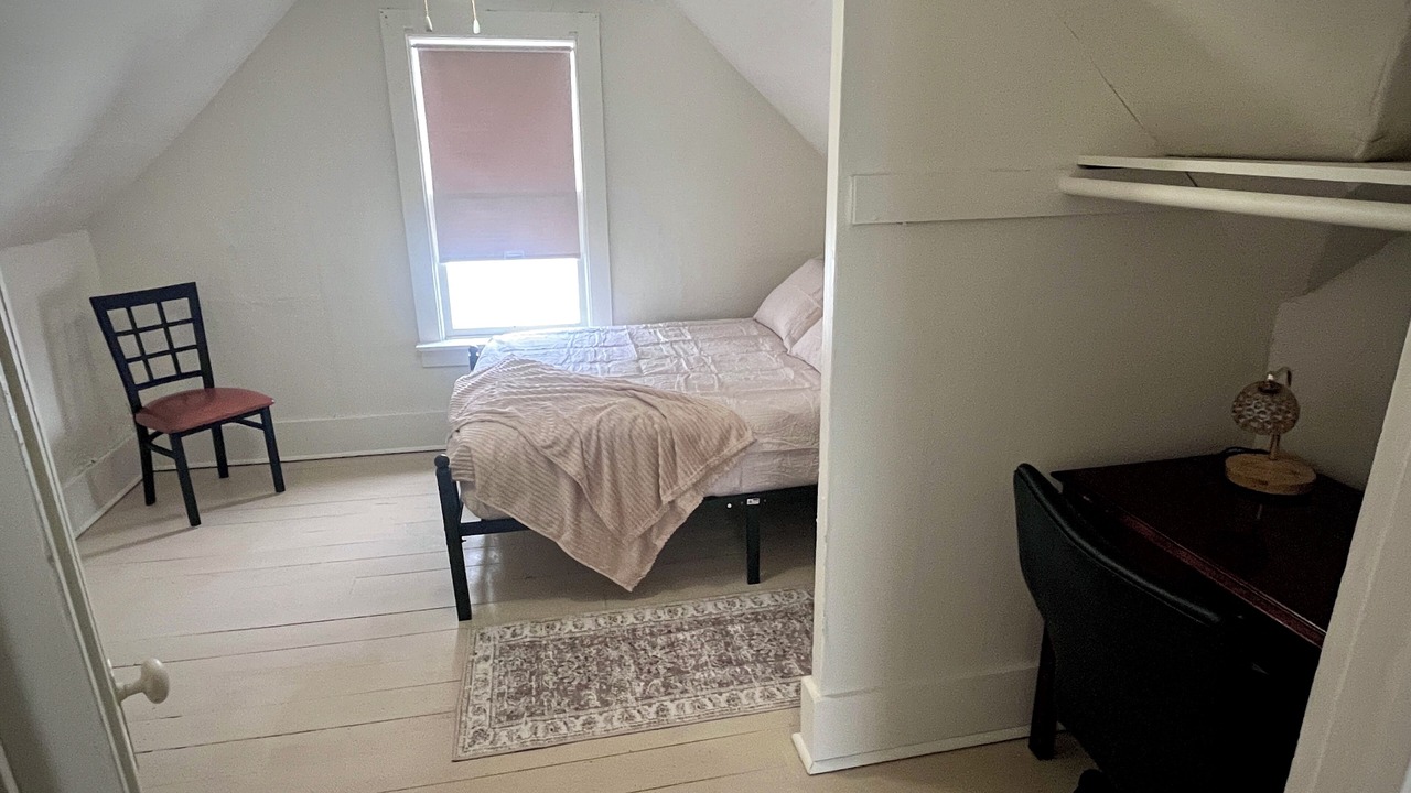 Photo of Bedroom in Ashland