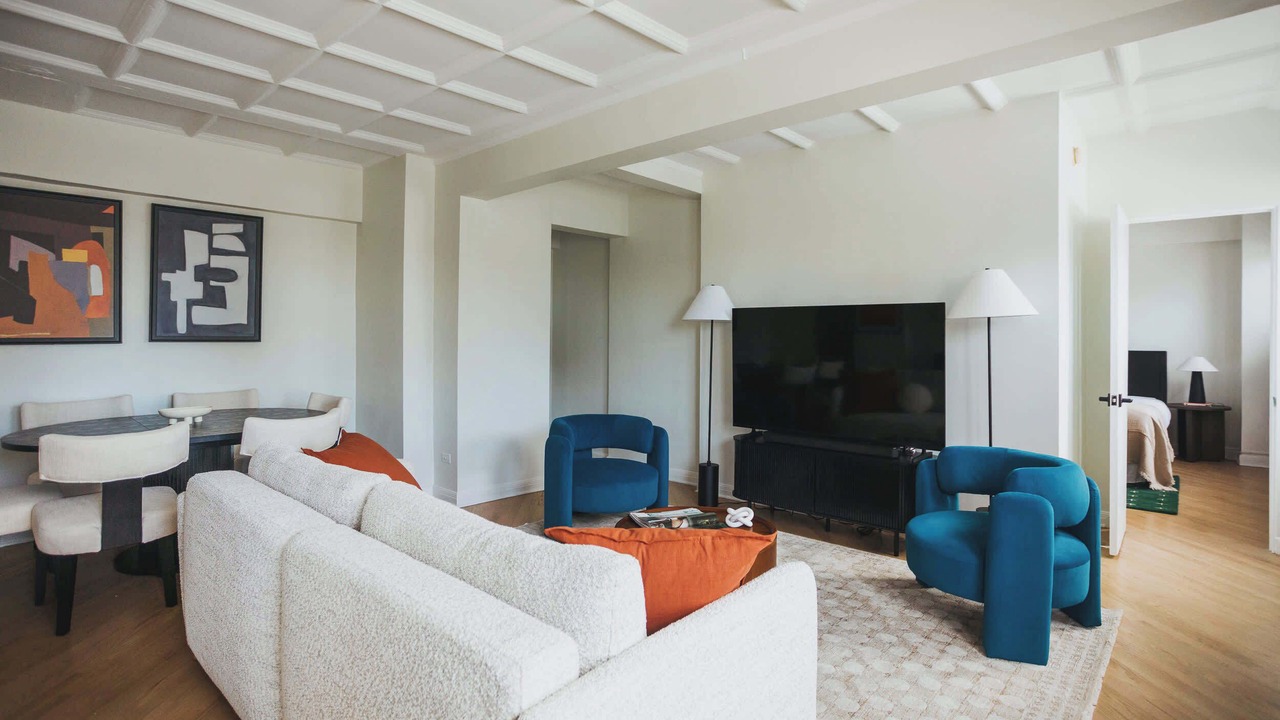 Photo of Livingroom in Near North Side