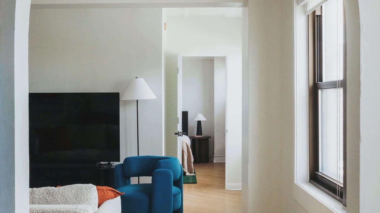 Photo of Livingroom in Near North Side