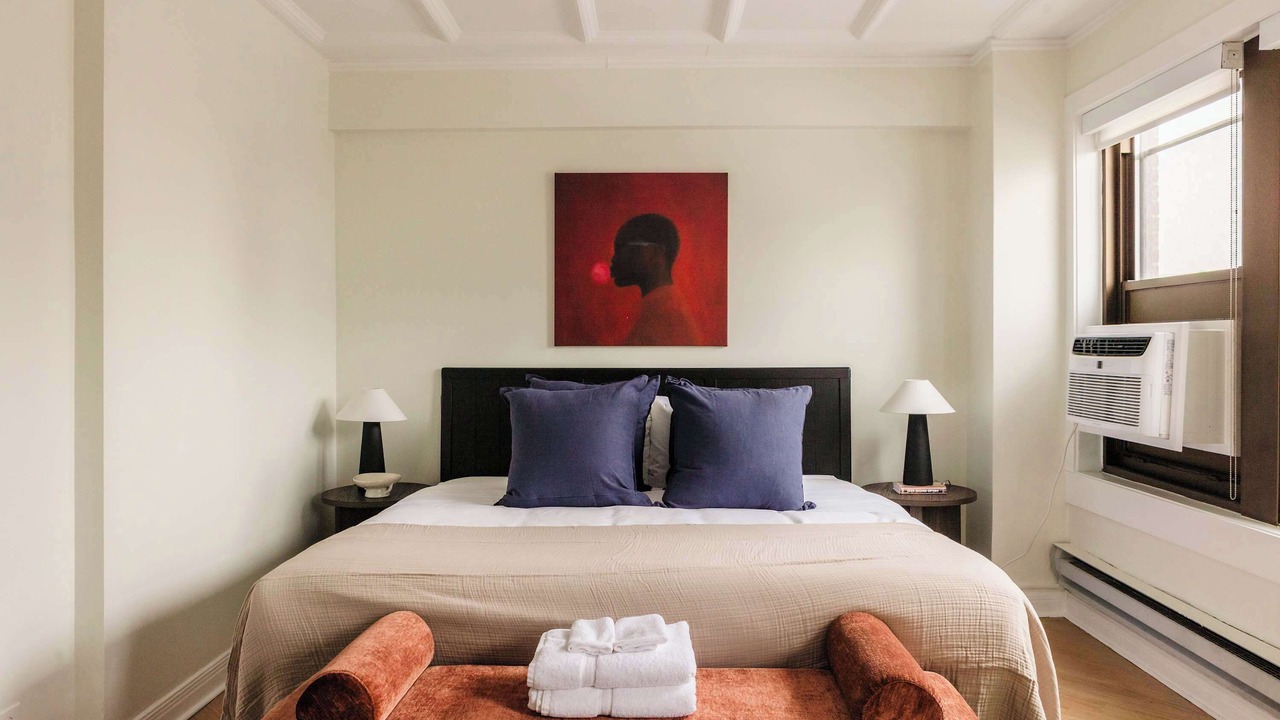Photo of Bedroom in Near North Side