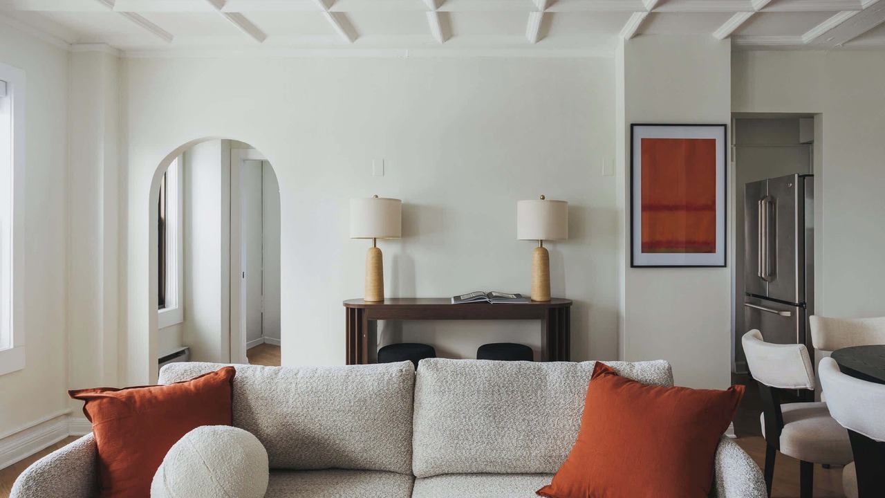 Photo of Livingroom in Near North Side
