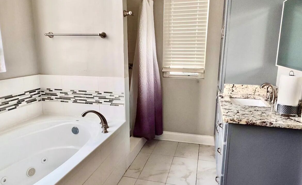 Photo of Bathroom in Broadmoor