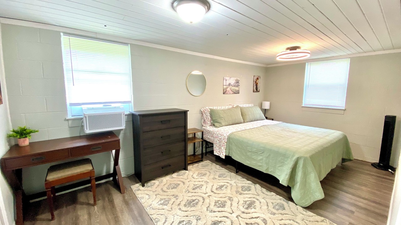 Photo of Bedroom in Benton