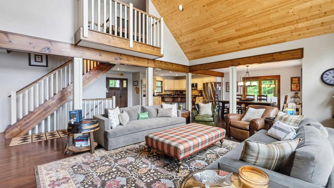 Photo of Livingroom in Clam Lake