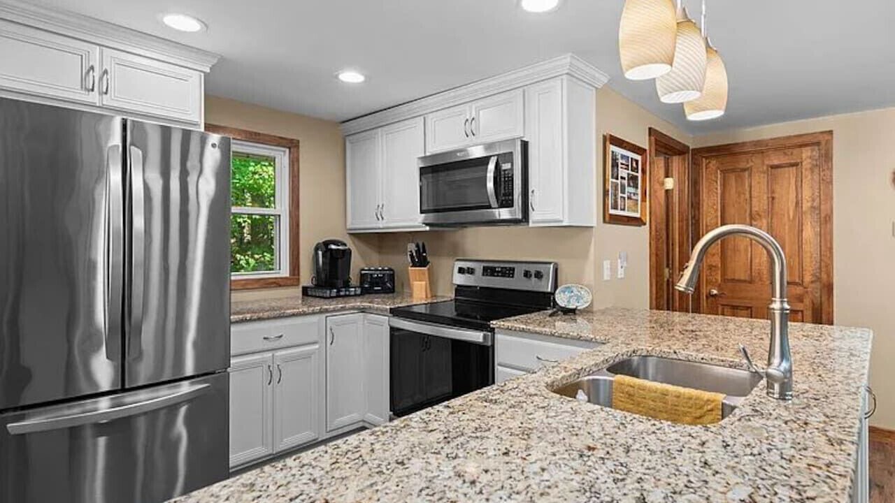 Photo of Kitchen in Lake Arrowhead