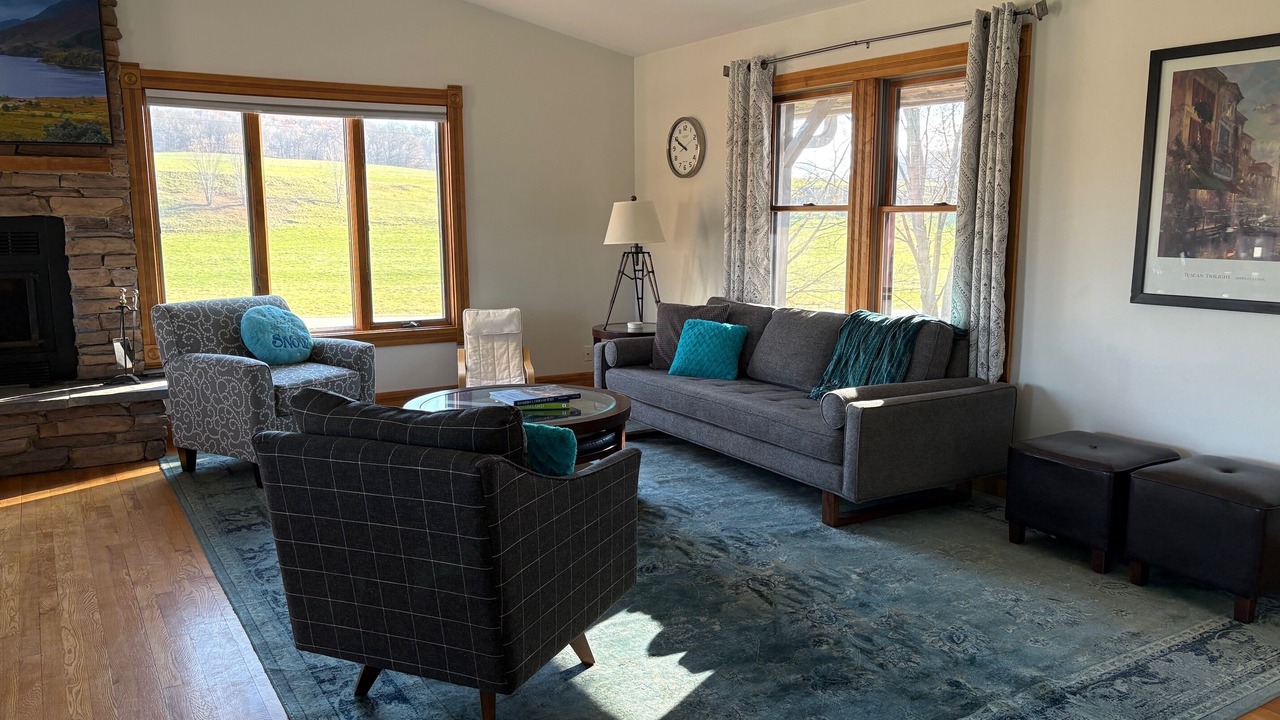 Photo of Livingroom in Reedsburg