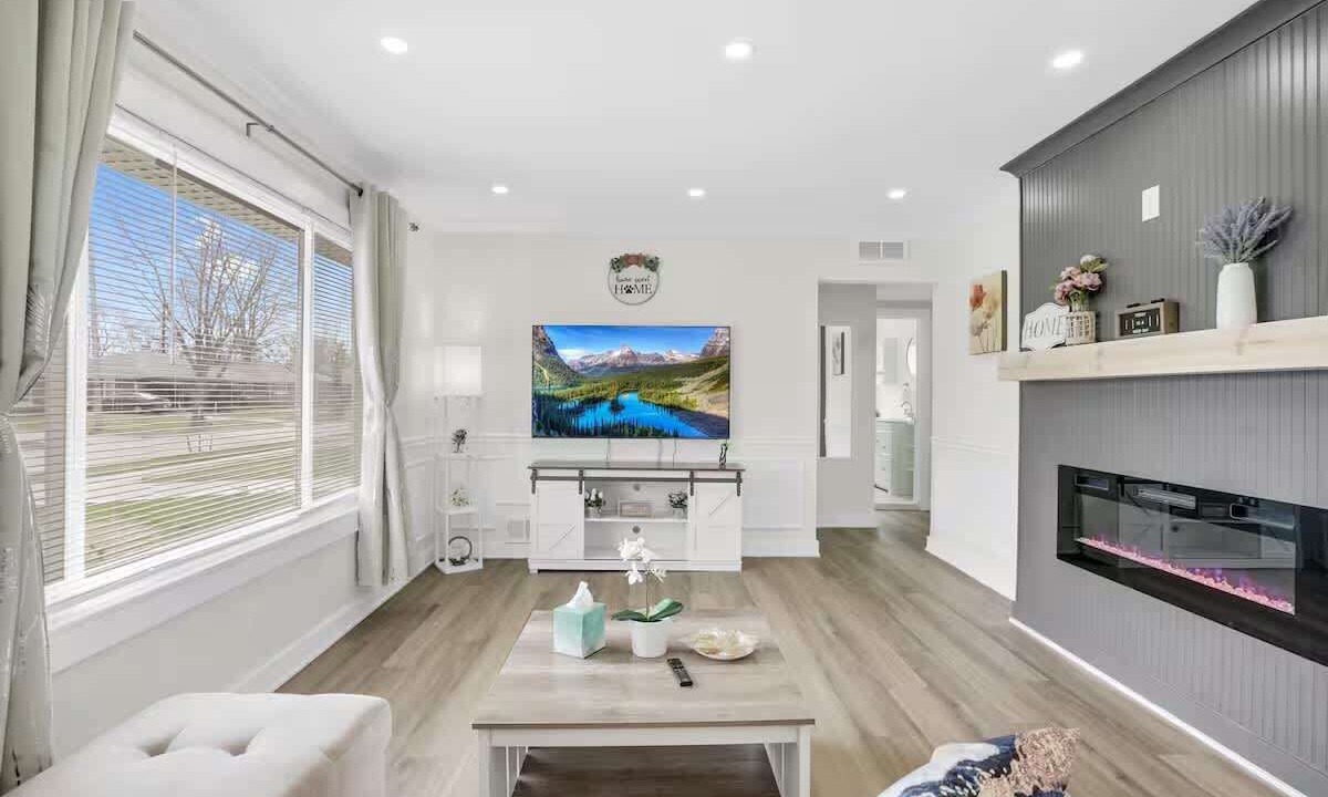 Photo of Livingroom in Madison Heights