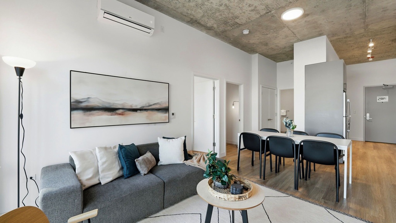 Photo of Livingroom in River North