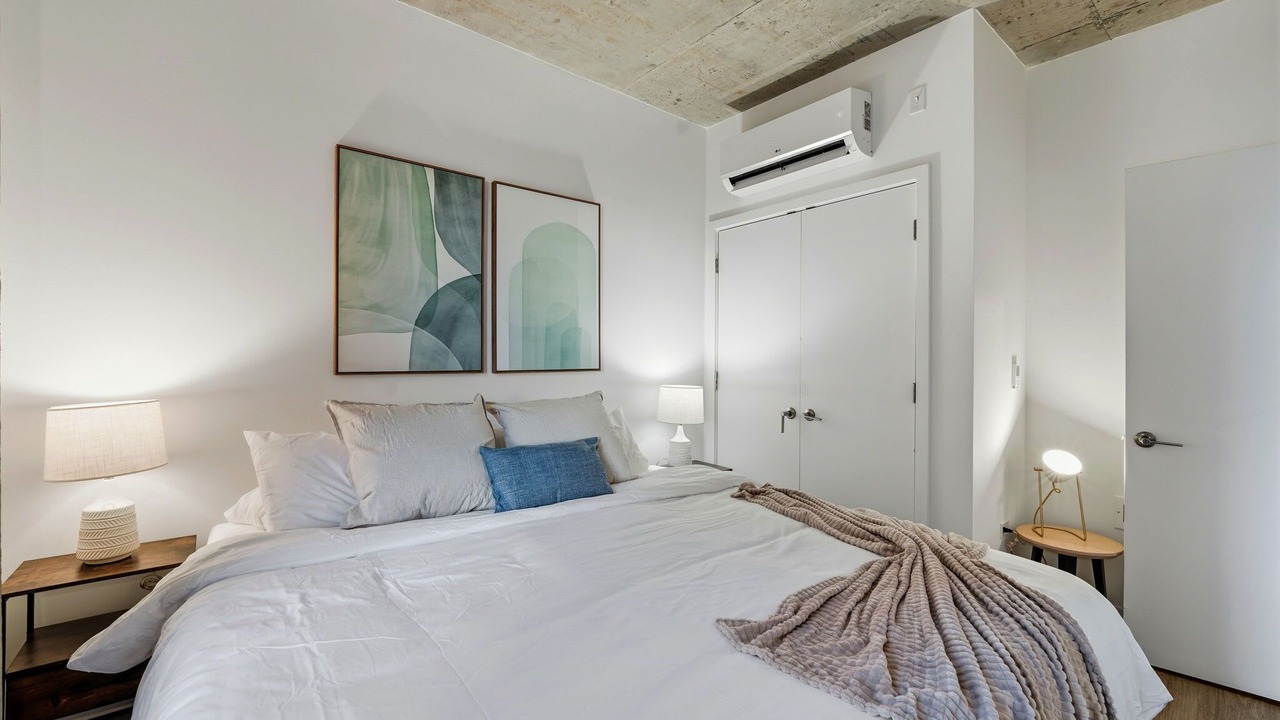 Photo of Bedroom in River North
