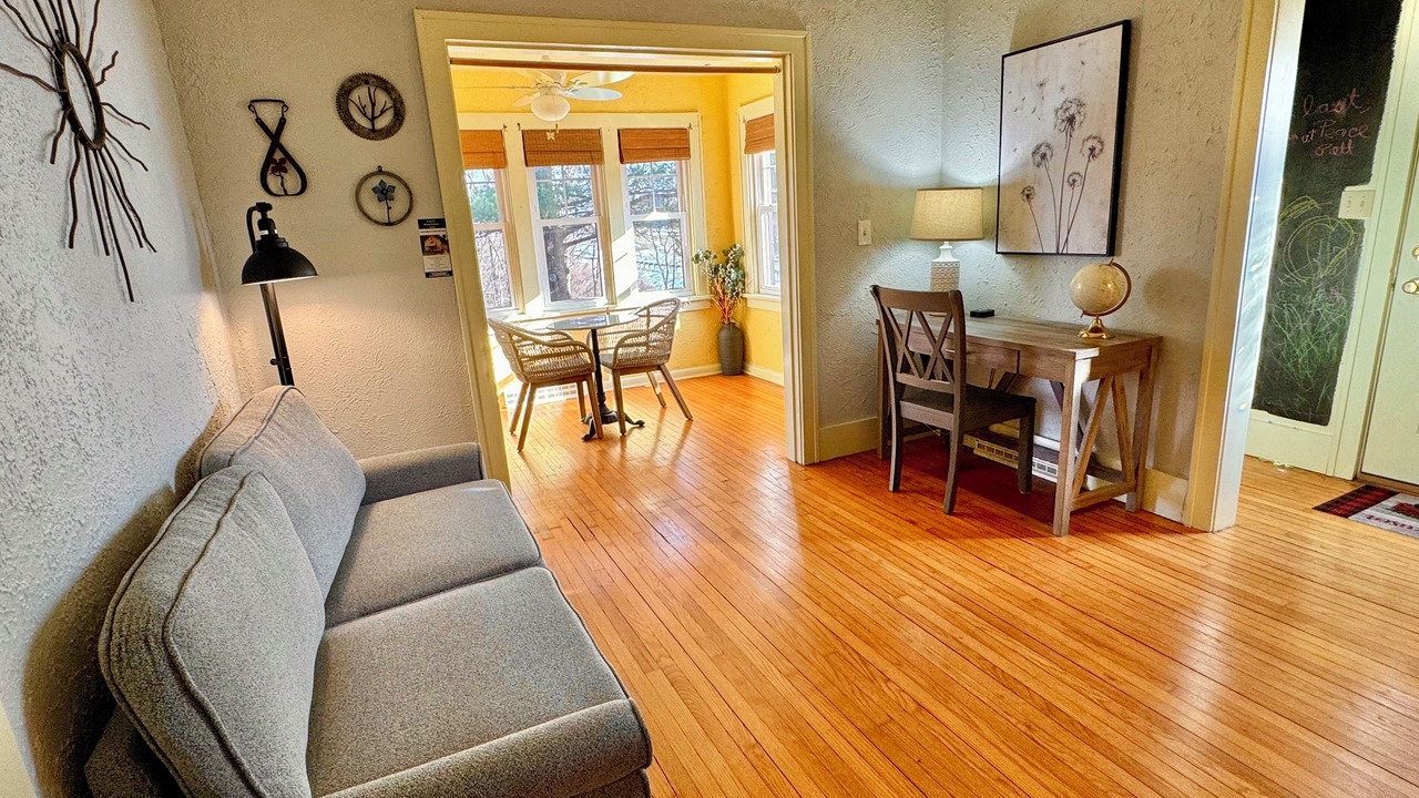 Photo of Livingroom in Michael
