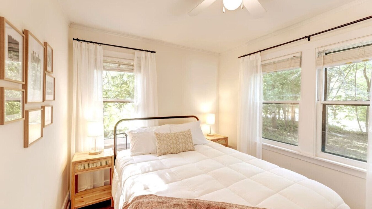 Photo of Bedroom in Williams Bay