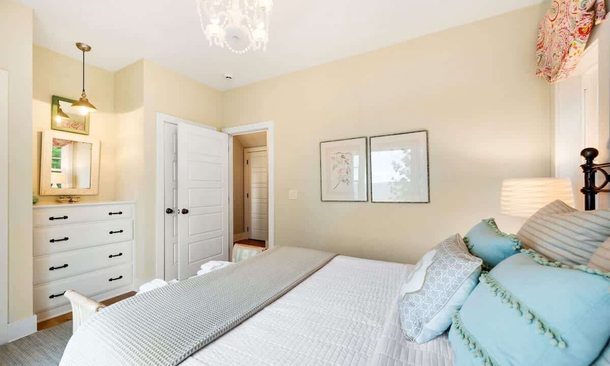 Photo of Bedroom in Gills Rock
