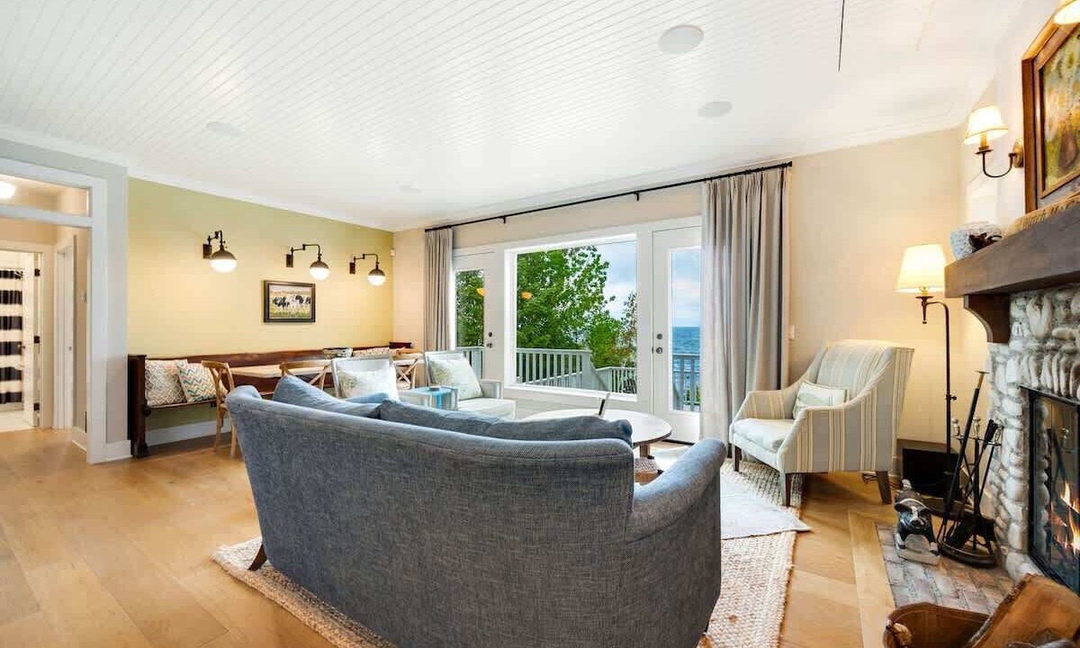 Photo of Livingroom in Gills Rock