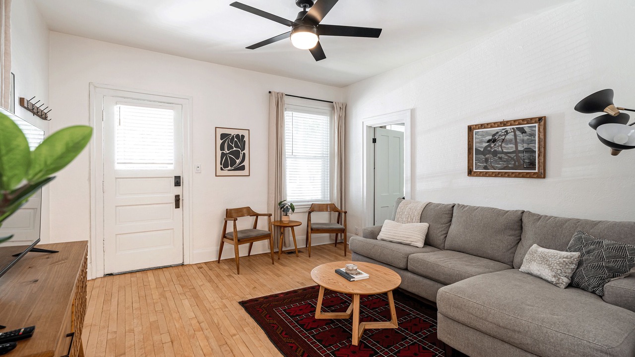 Photo of Livingroom in Lower East Side