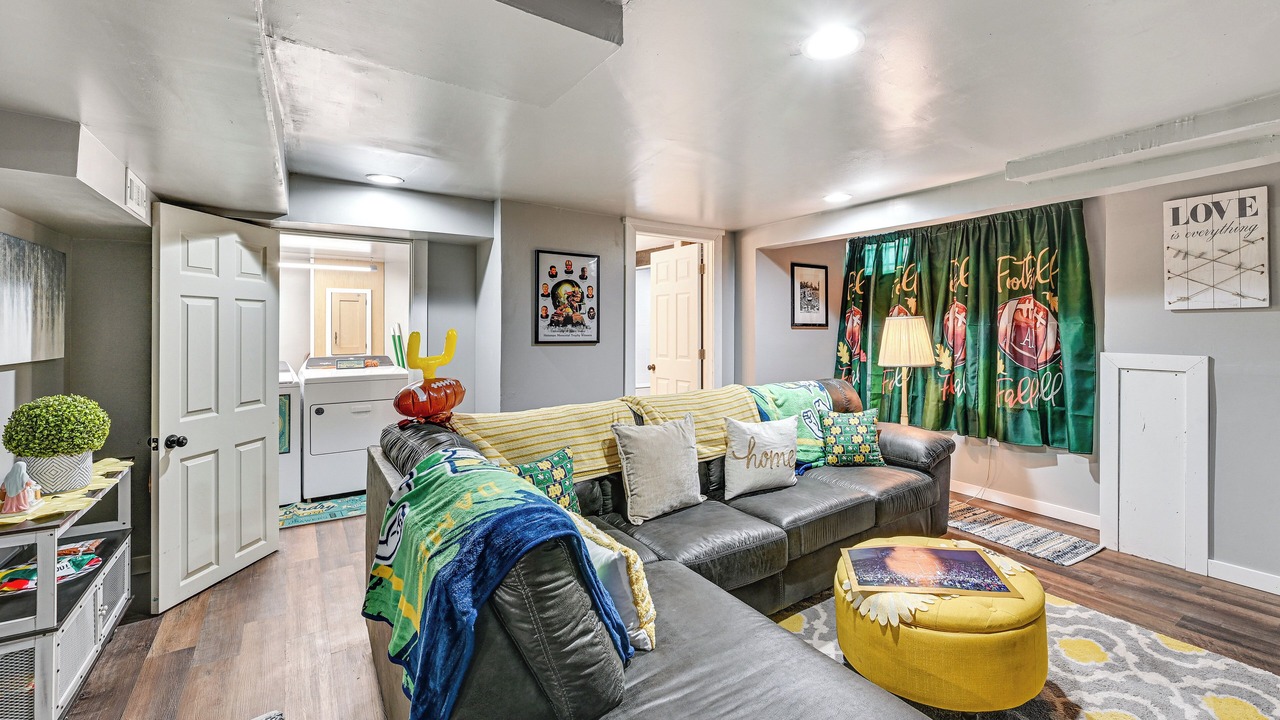 Photo of Livingroom in Near Northwest