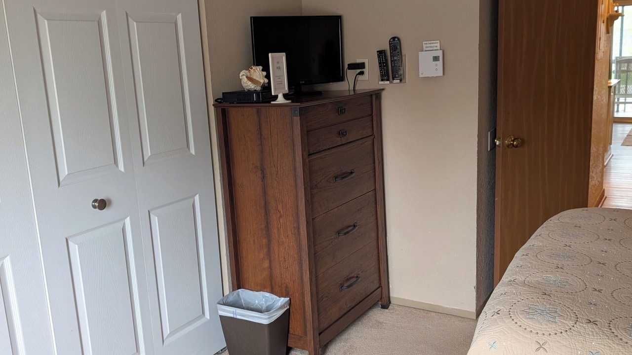 Photo of Bedroom in Oak Harbor