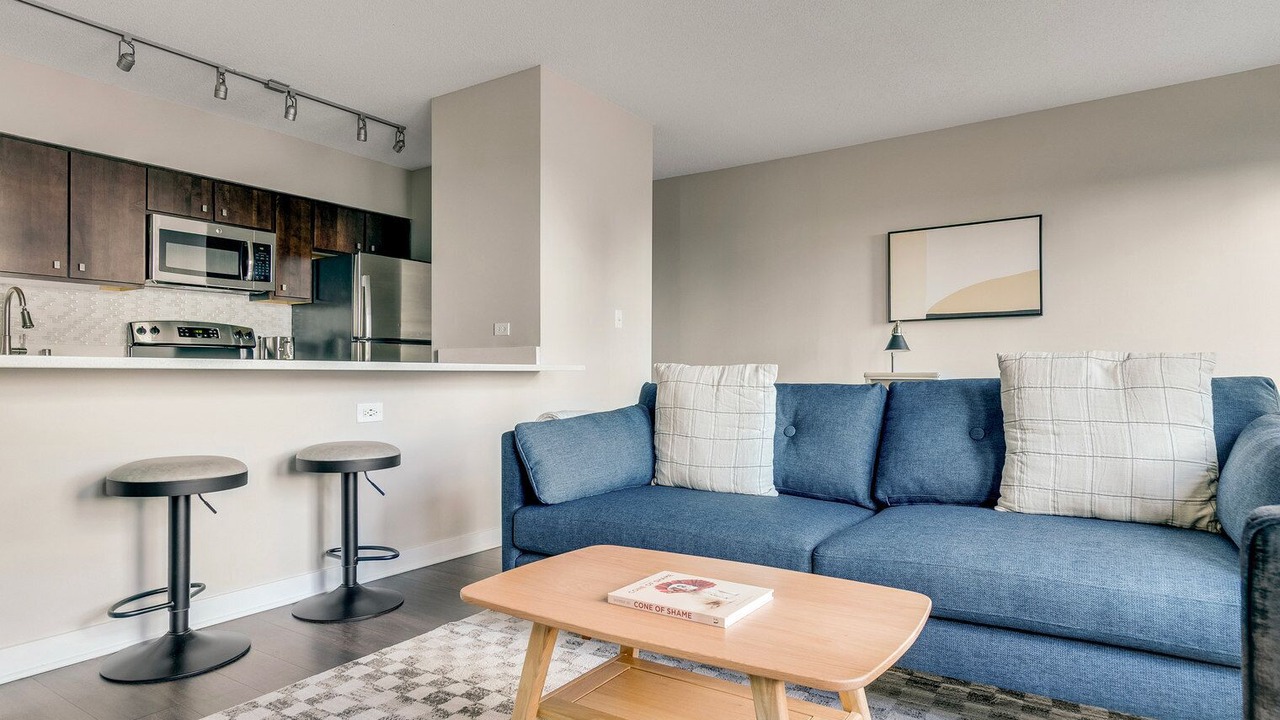 Photo of Livingroom in Near North Side