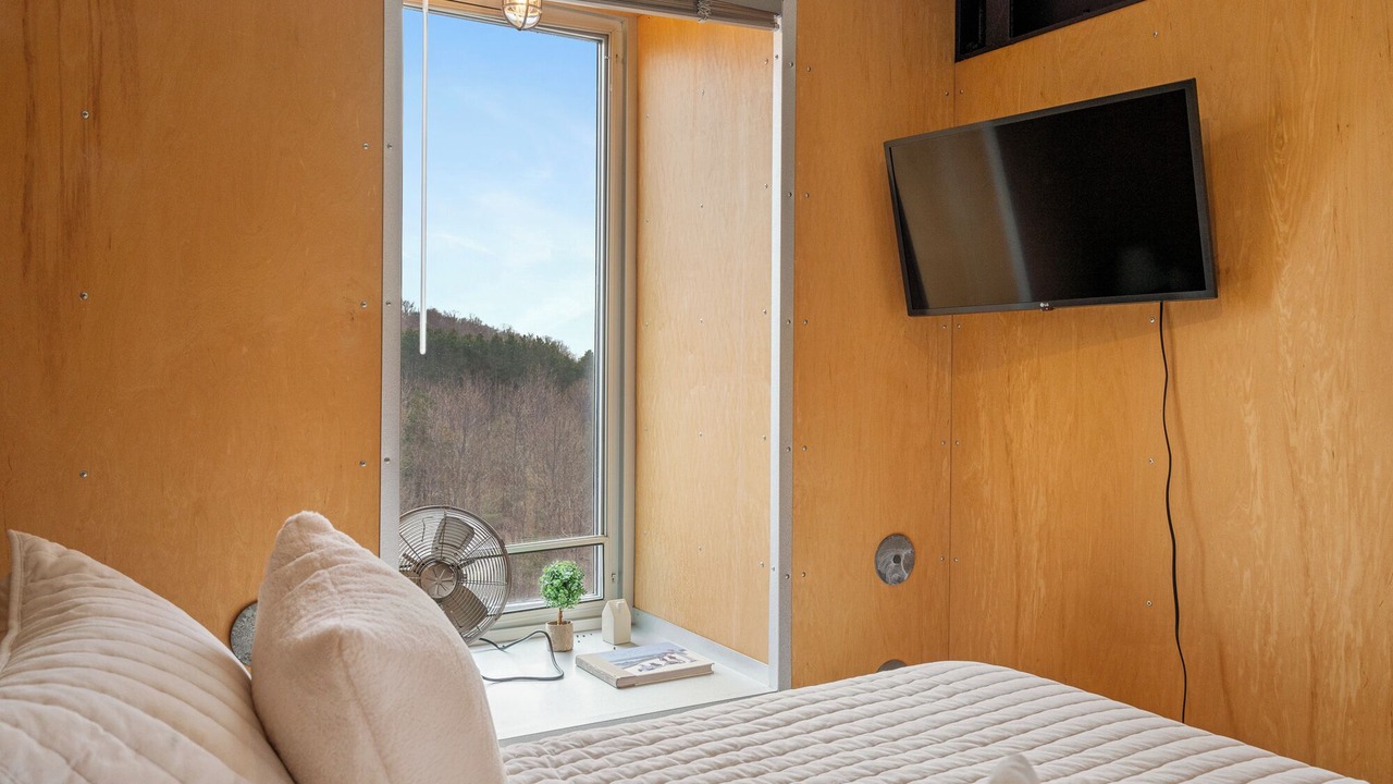 Photo of Bedroom in Northport