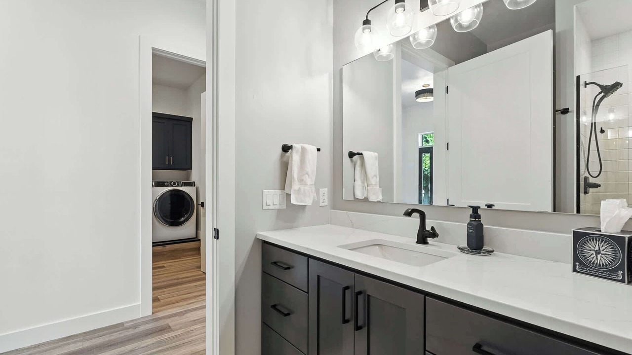 Photo of Bathroom in Baileys Harbor