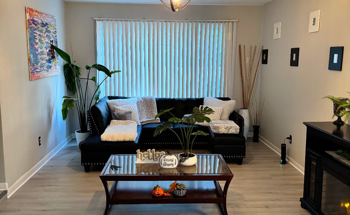 Photo of Livingroom in Belleville
