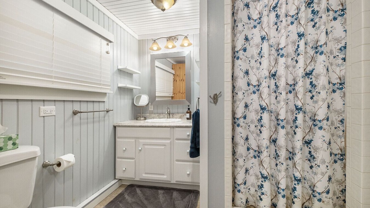 Photo of Bathroom in Gowen