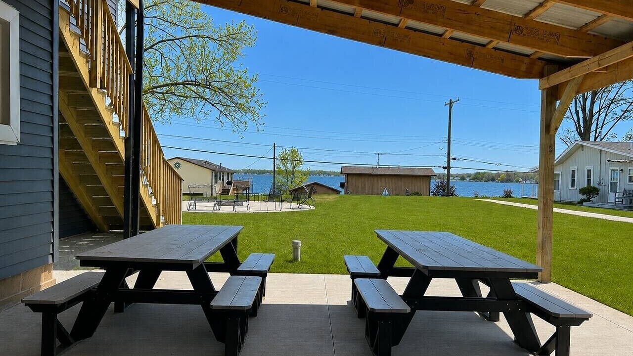 Photo of Outdoor in Crystal