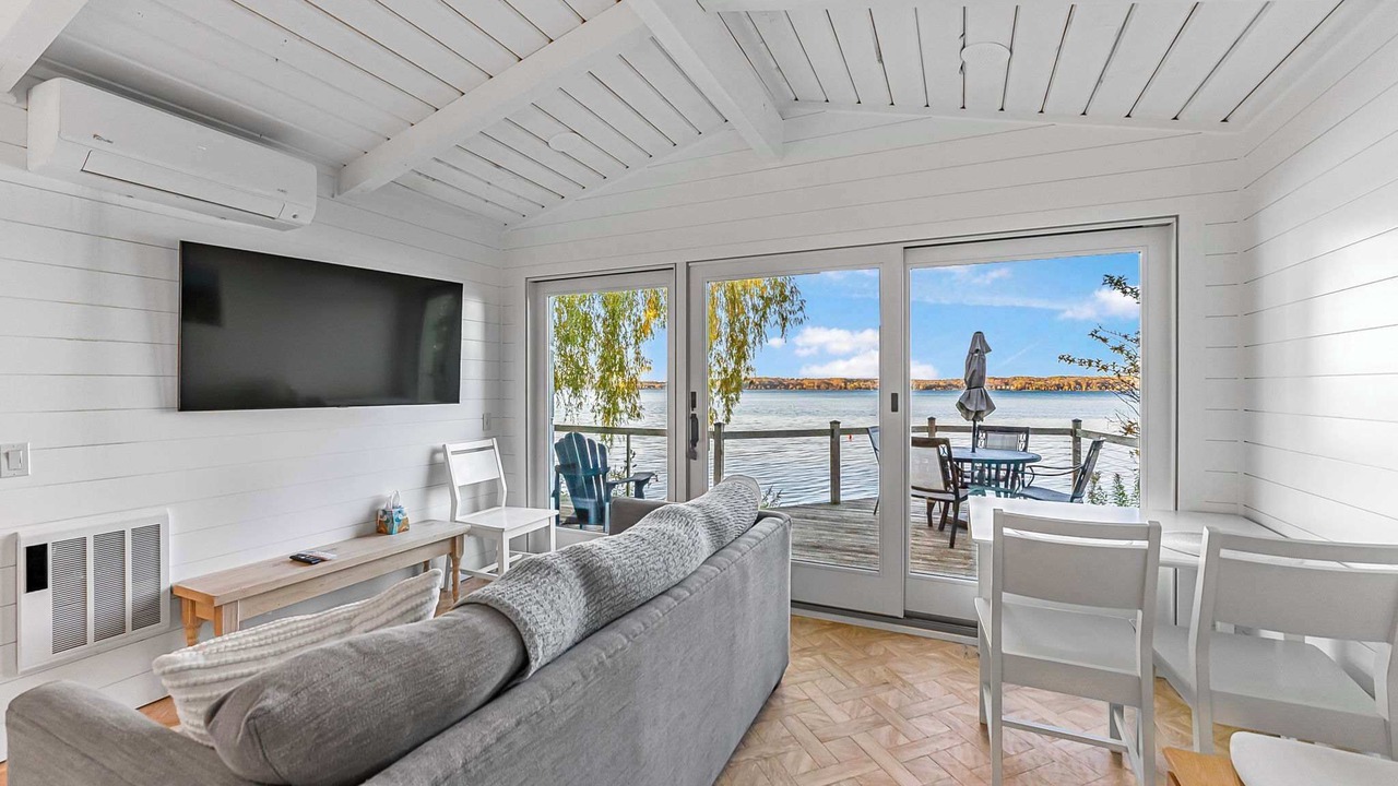 Photo of Livingroom in Lake Township