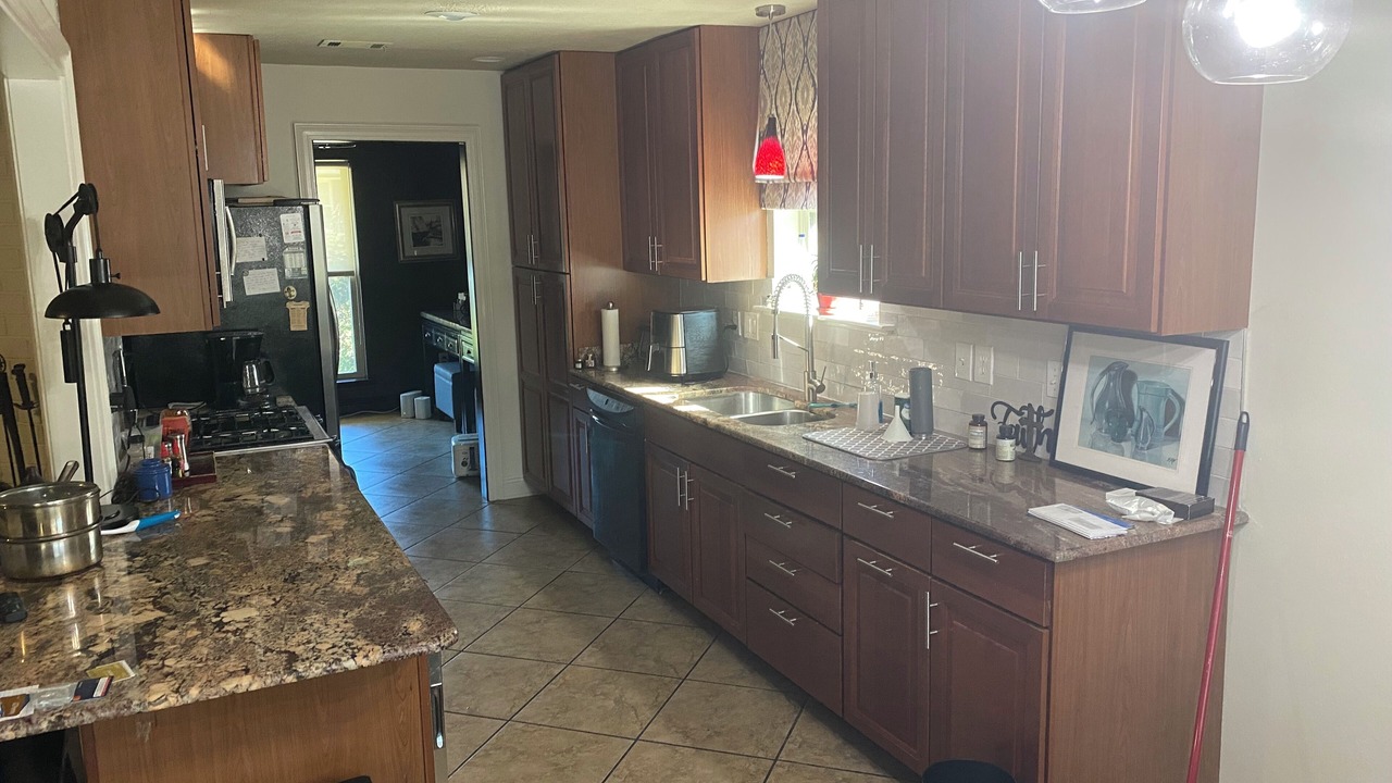 Photo of Kitchen in Kenner - Louis Armstrong International Airport