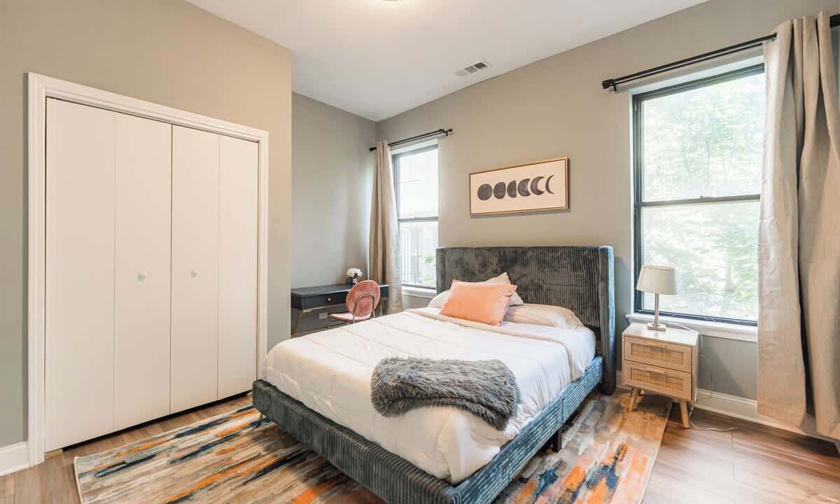Photo of Bedroom in Kenwood