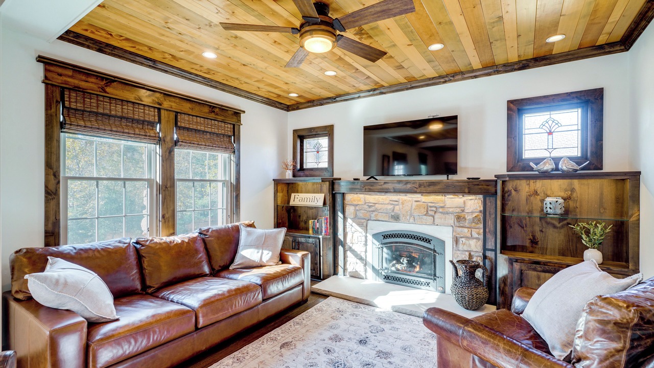 Photo of Livingroom in Sullivan