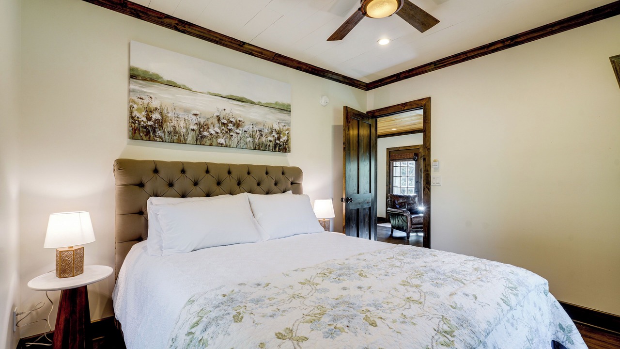 Photo of Bedroom in Sullivan