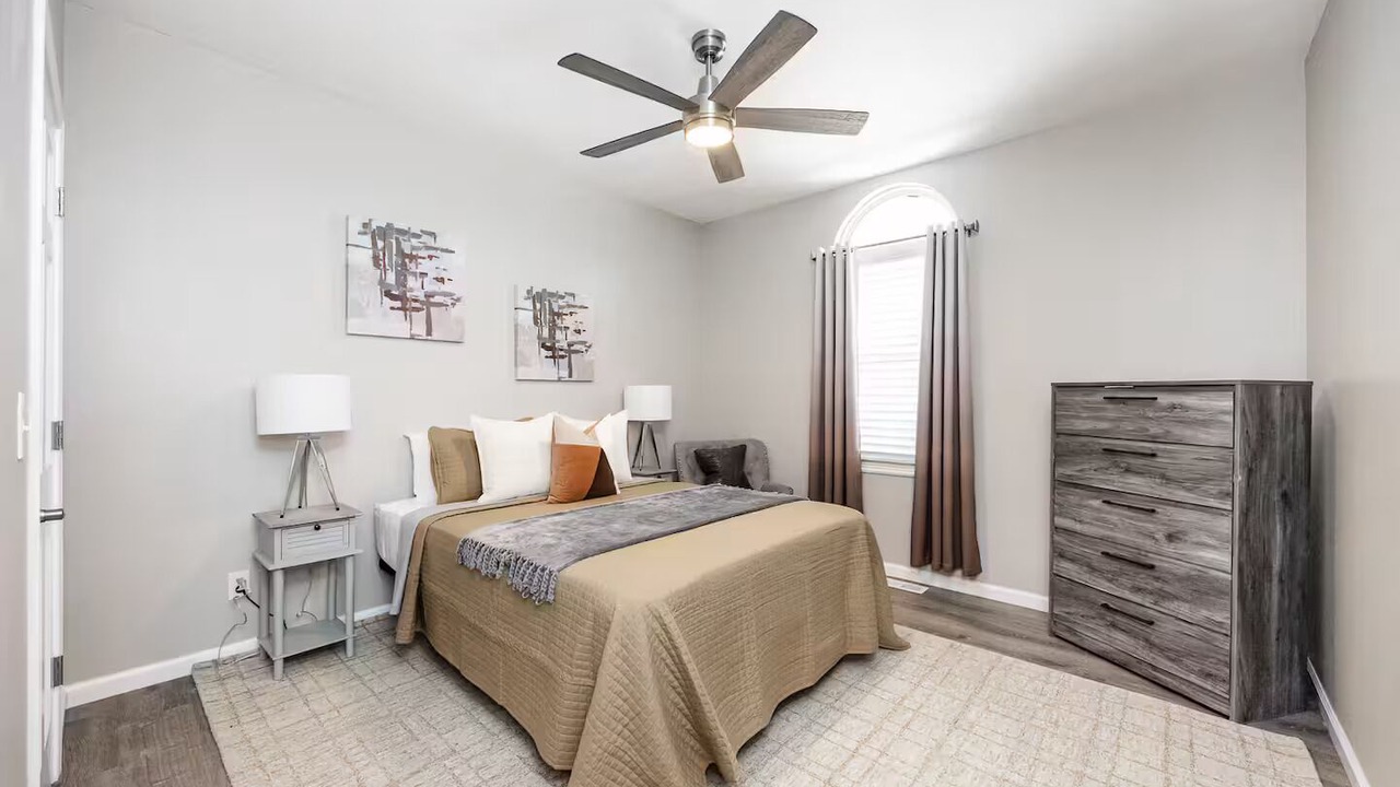 Photo of Bedroom in Glen Carbon