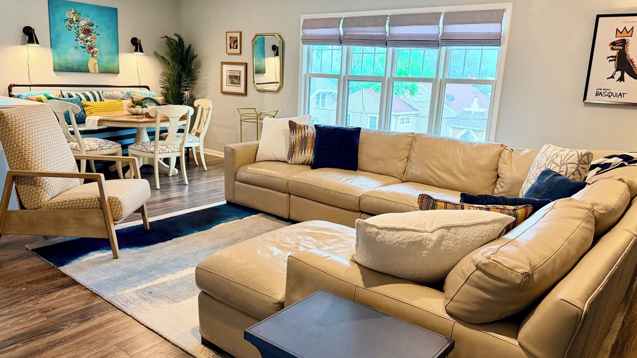 Photo of Livingroom in Whitefish Bay