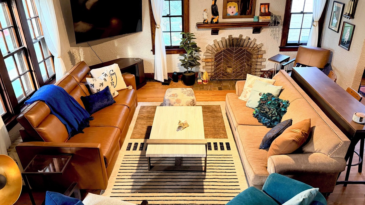 Photo of Livingroom in Whitefish Bay