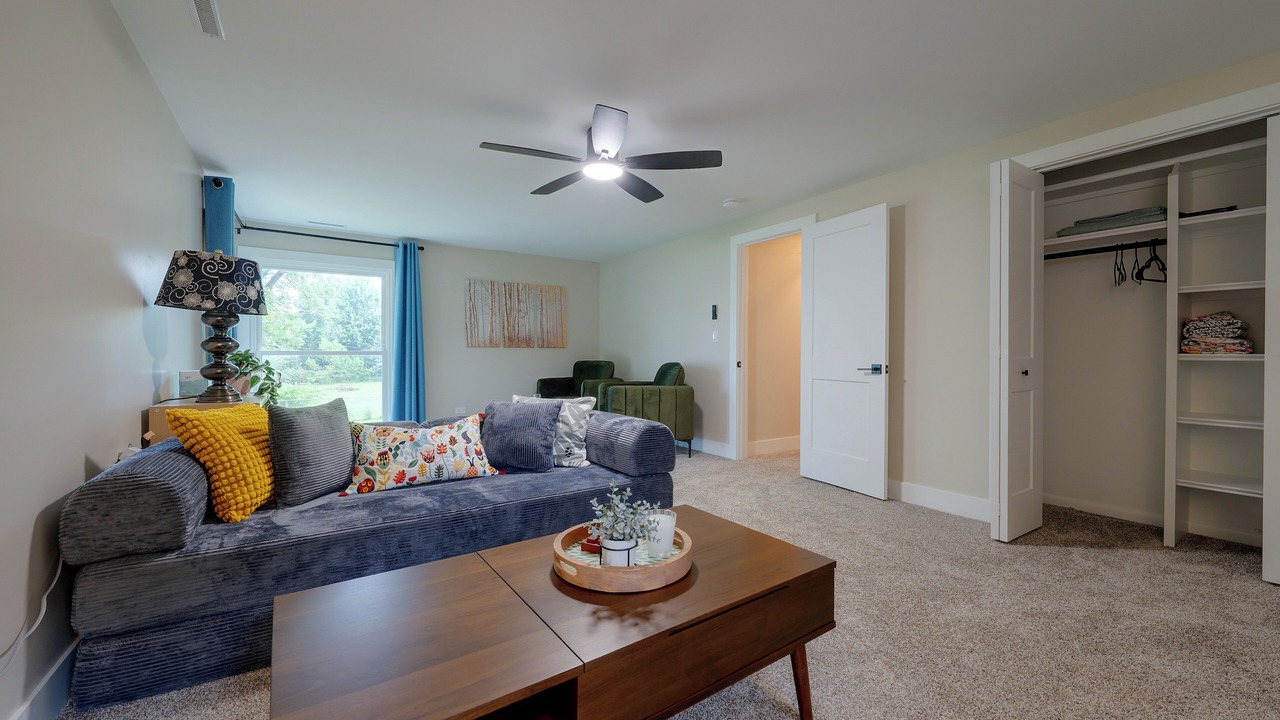 Photo of Livingroom in McHenry