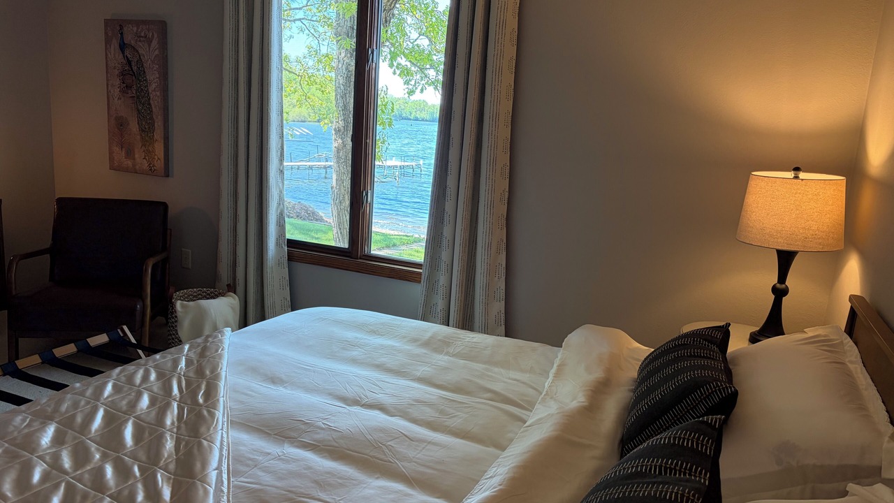 Photo of Bedroom in Clear Lake