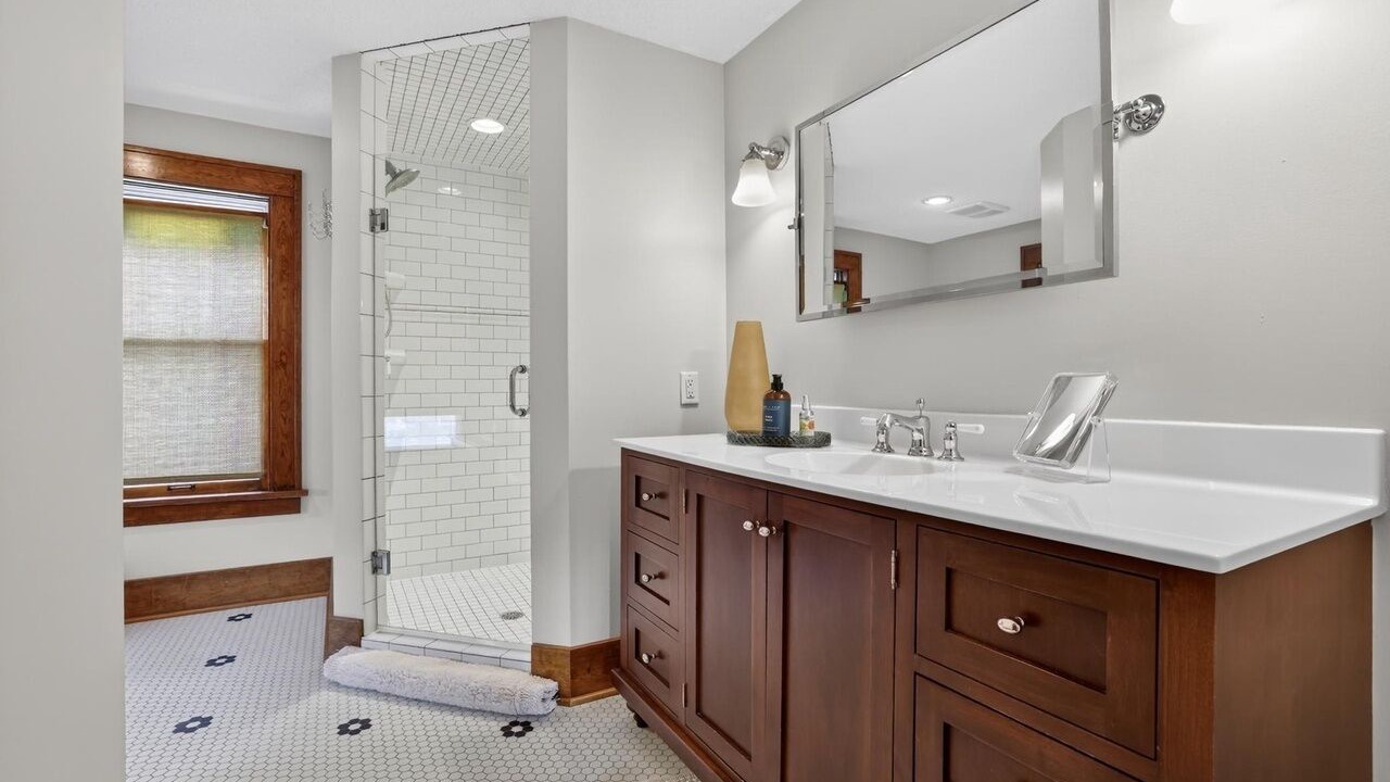 Photo of Bathroom in Kutzky Park